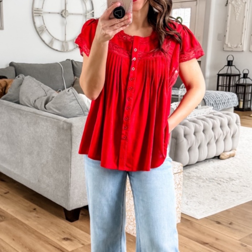 Boho style blouse, reddish orange, pretty detail on sleeves🌸